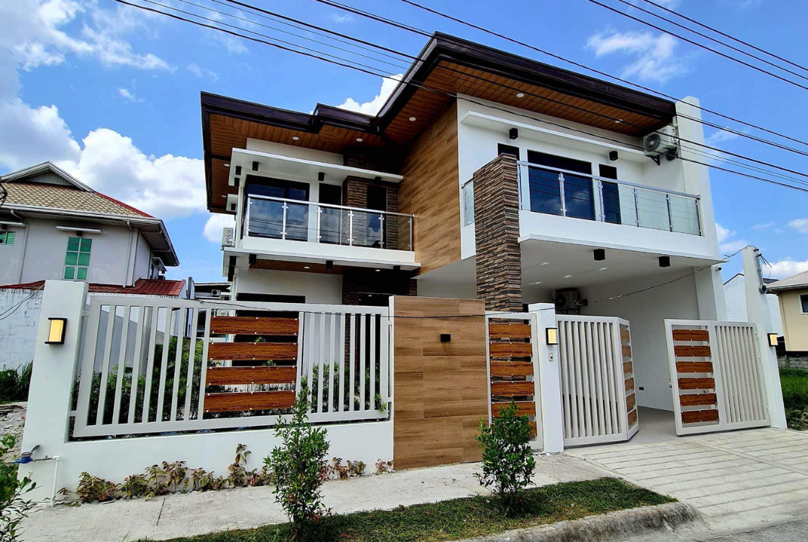 Modern house with pool near Clark and Korean Town in Angeles City.