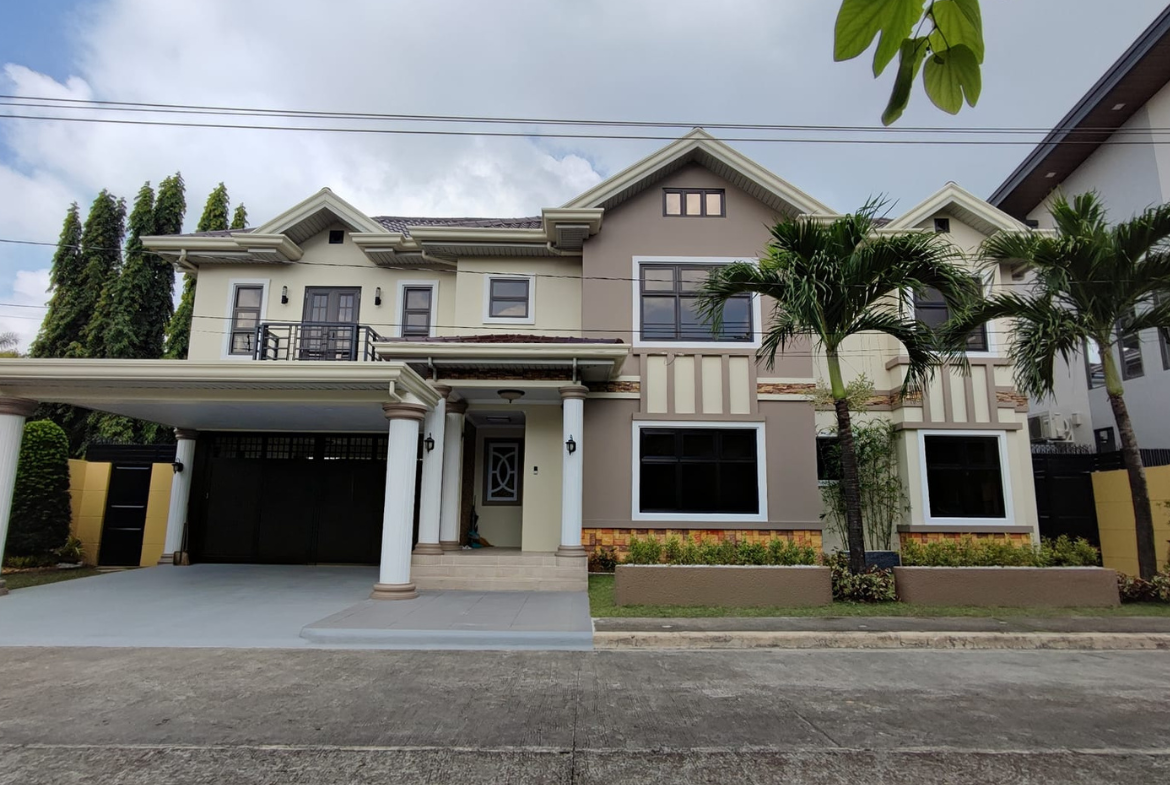 Spacious Contemporary Classic Home near Rockwell Pampanga